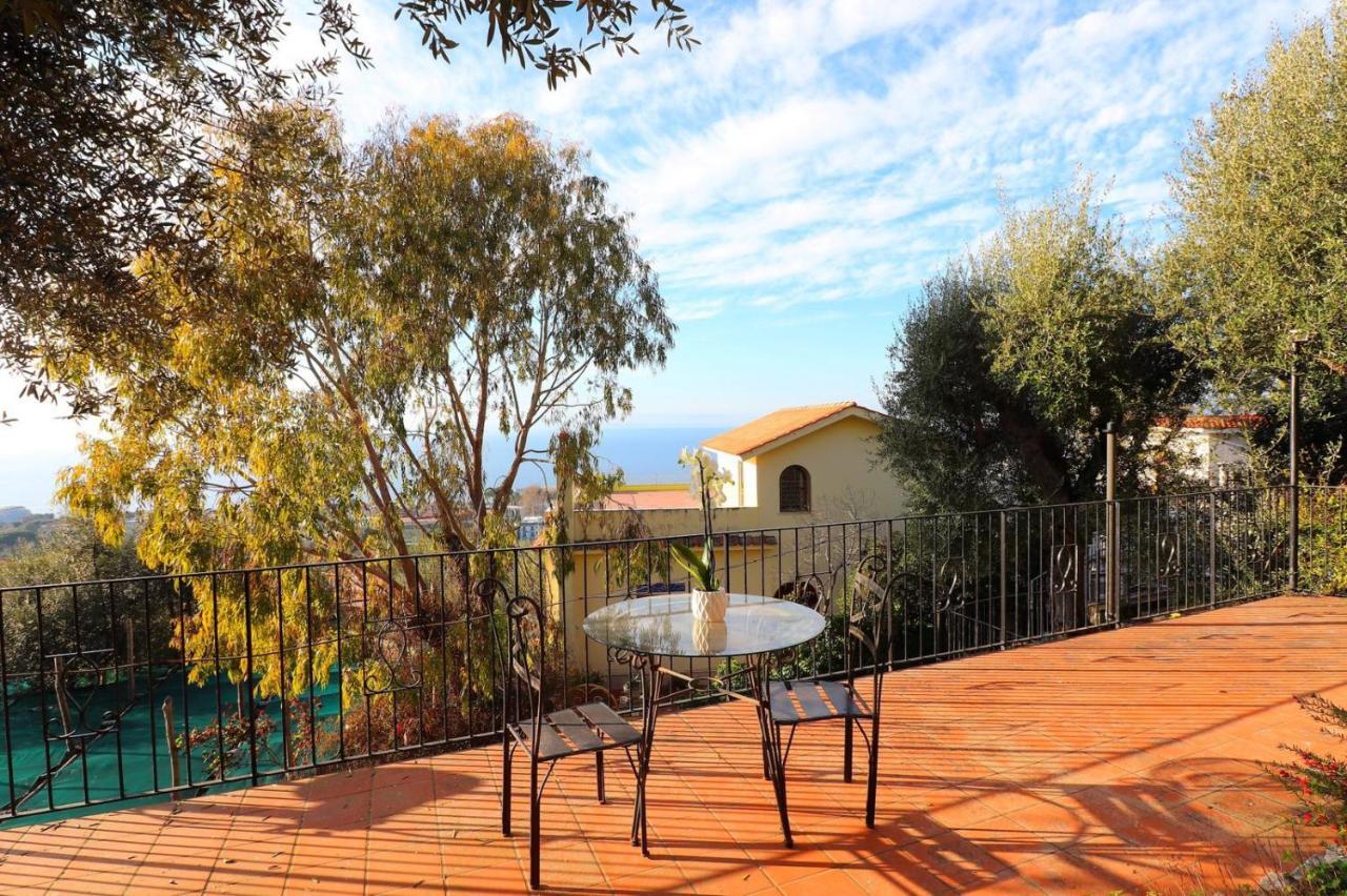 Villa Ulivi Apt à Sorrente Extérieur photo